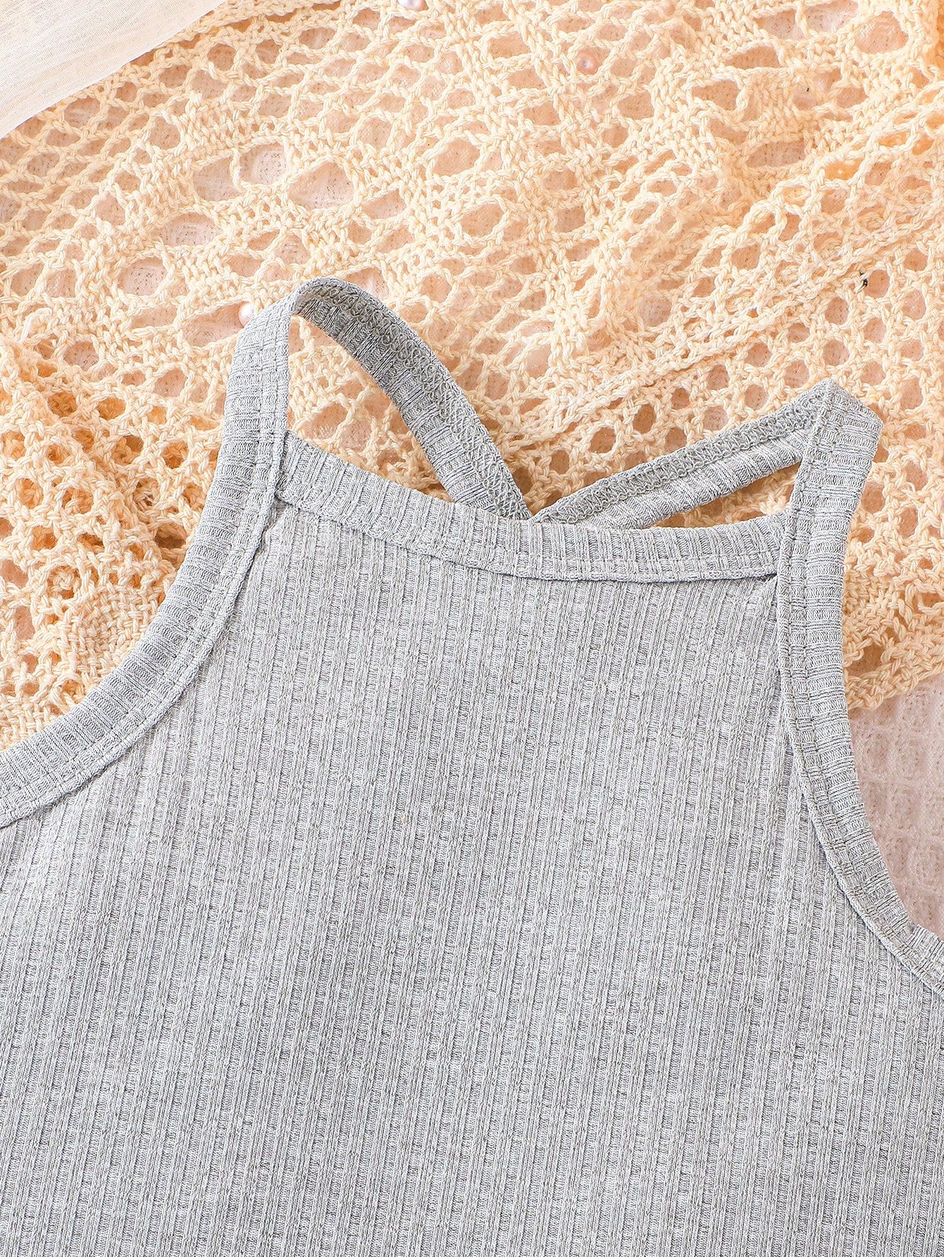 بدلة جسم لطفلة رضيعة 3 قطع مع حمالات متشابكة على الظهر