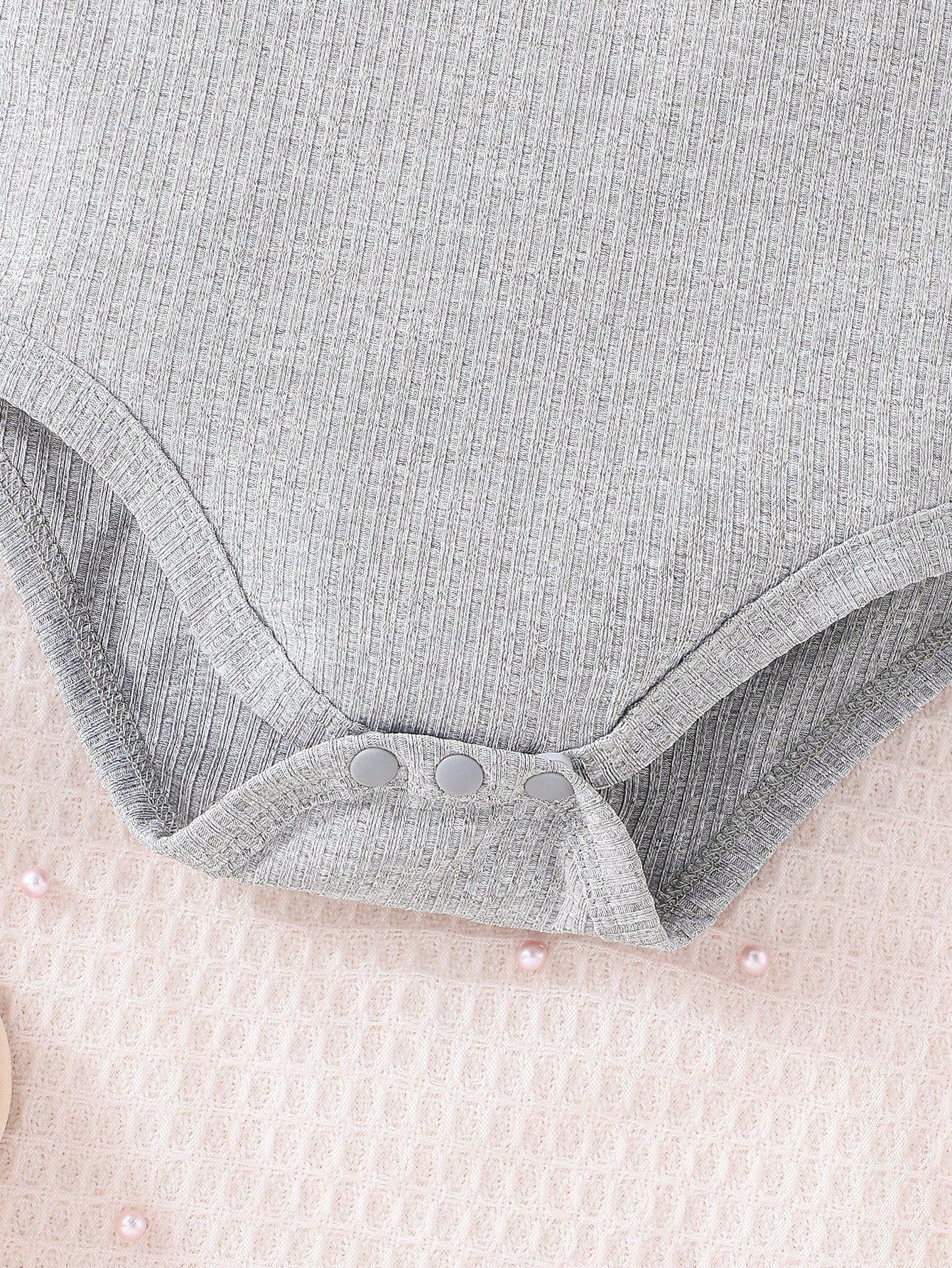 بدلة جسم لطفلة رضيعة 3 قطع مع حمالات متشابكة على الظهر