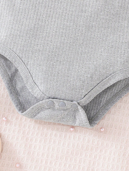 بدلة جسم لطفلة رضيعة 3 قطع مع حمالات متشابكة على الظهر