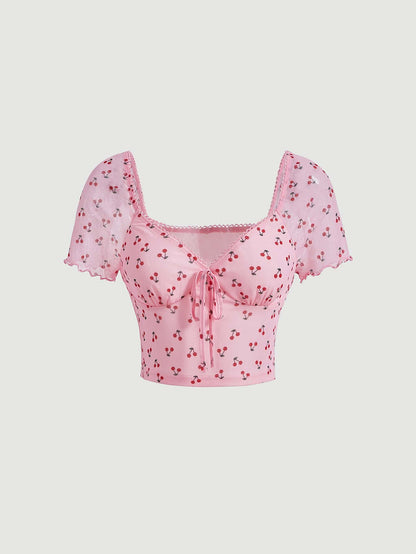 تي شيرت قصير بطباعة كرز معقود من الأمام