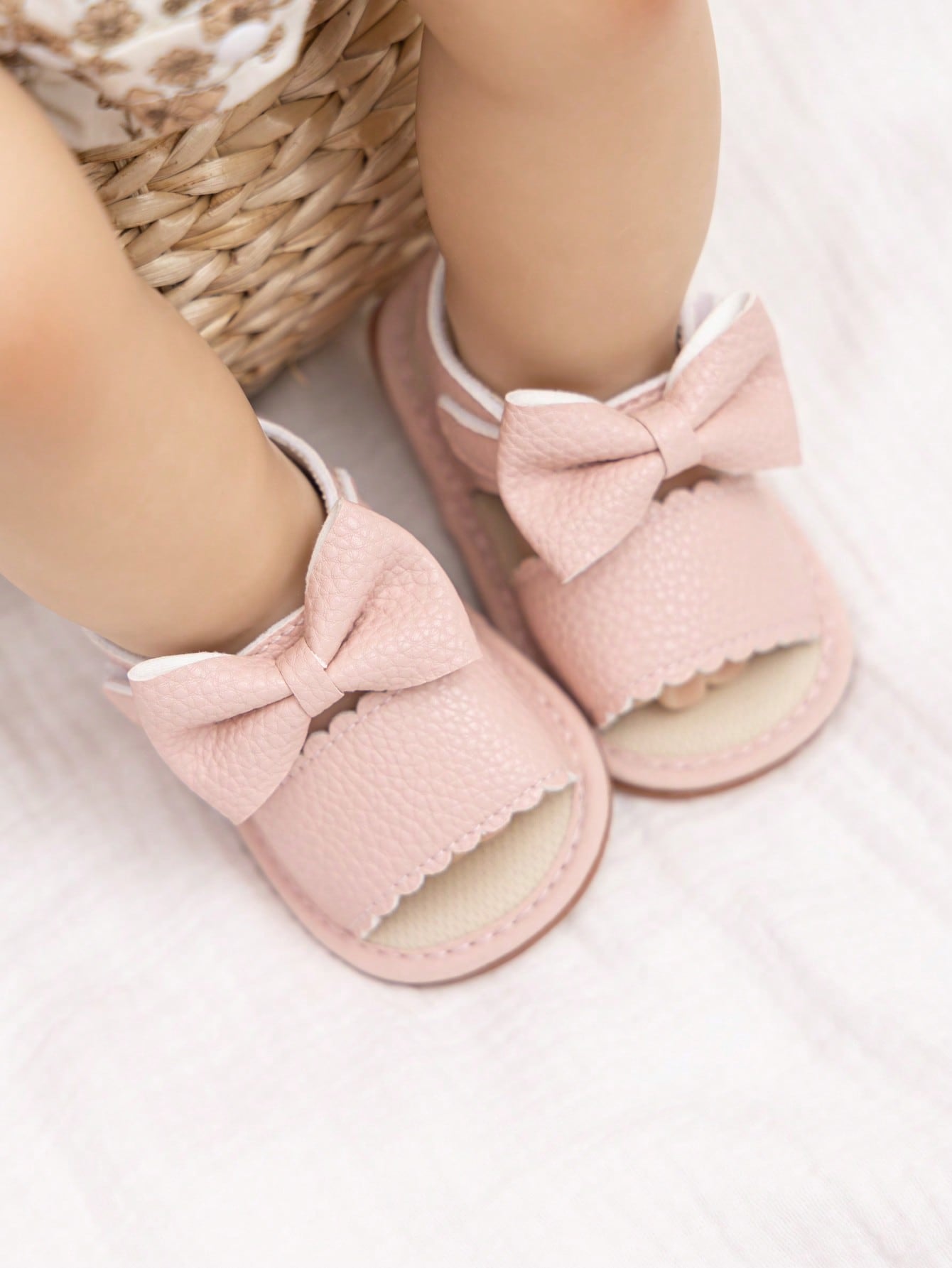 صنادل مسطح مزخرف بعقدة الفراشة مقلم شكل اقواس تفاصيل لاصق سحري مفتوح الوراء لطيفة خارجي بنات