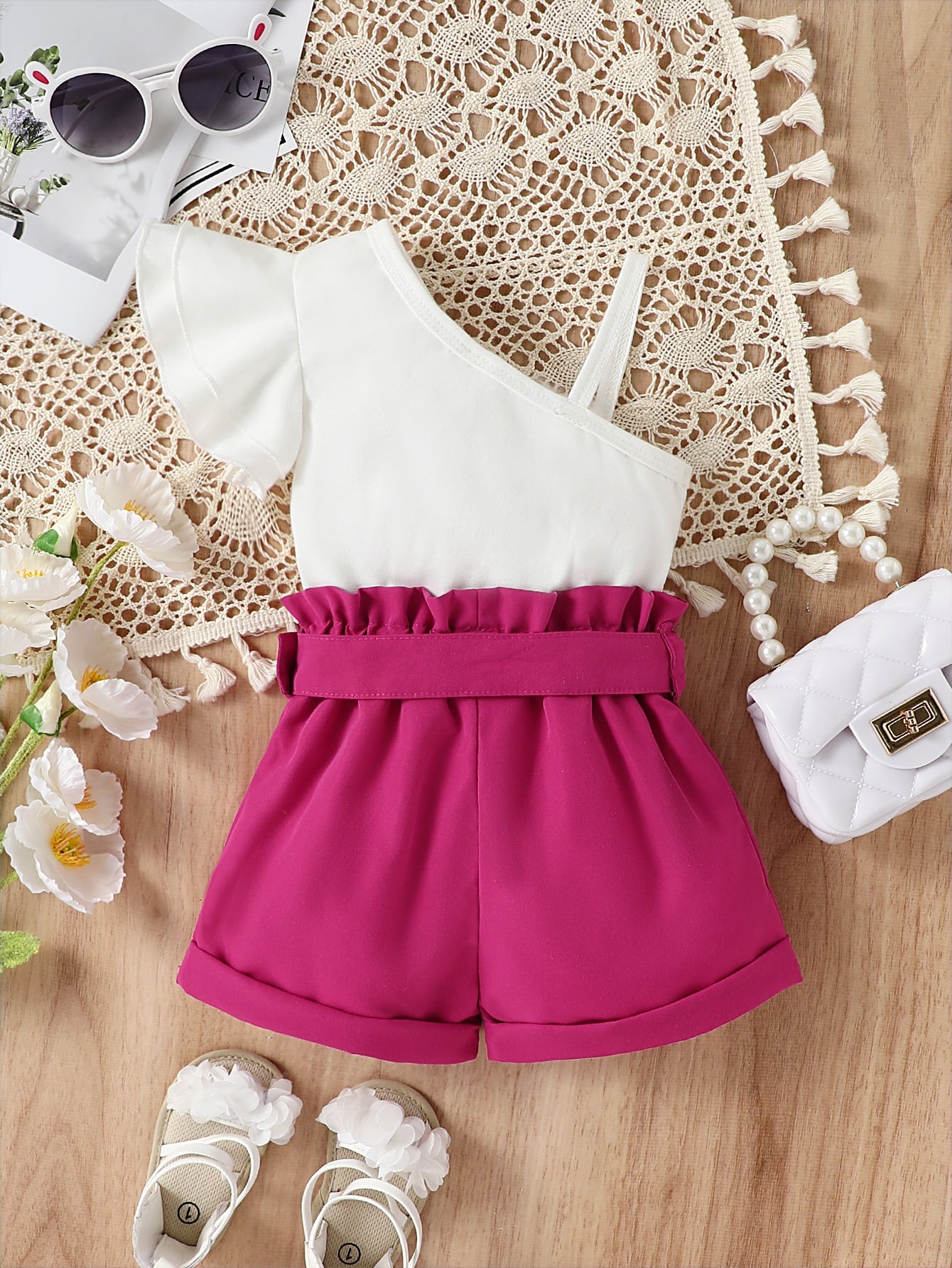 أطقم للأطفال البنات