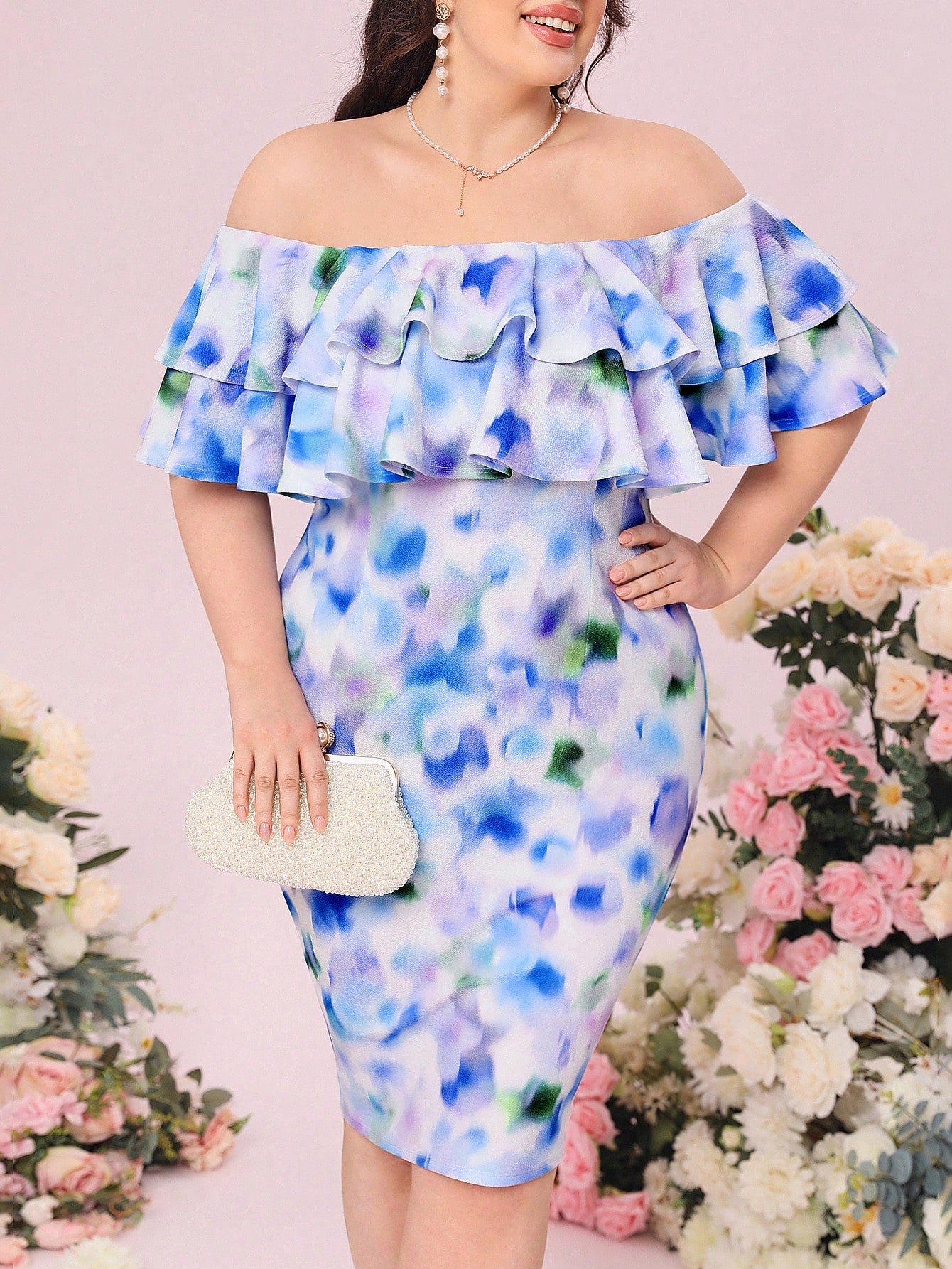 فستان وصيفة العروسة صبغ متعادل مكشوف الكتف مقلم بكشكش ضيق مقاس كبير