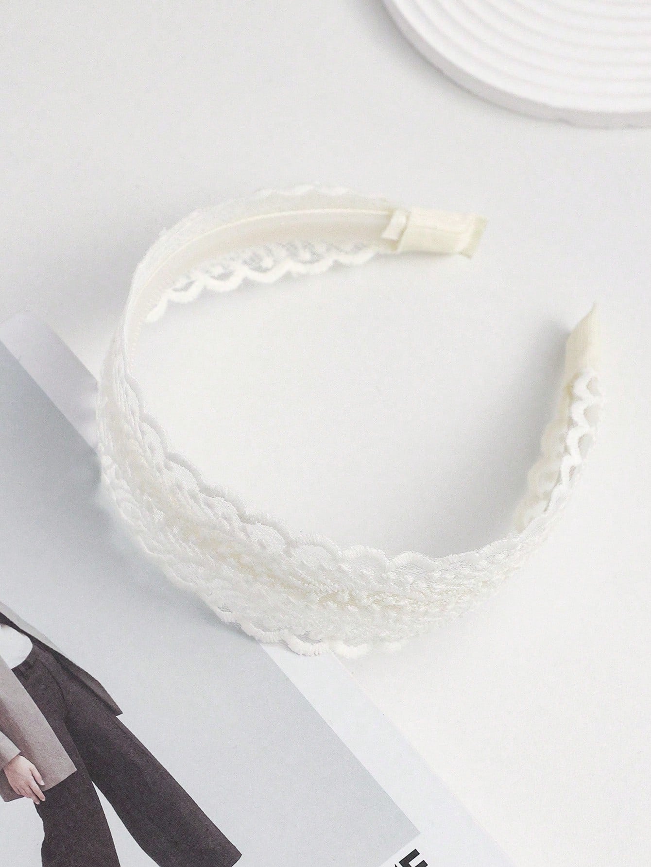 تاج رأس واسع مزخرف بالدانتيل بوهو