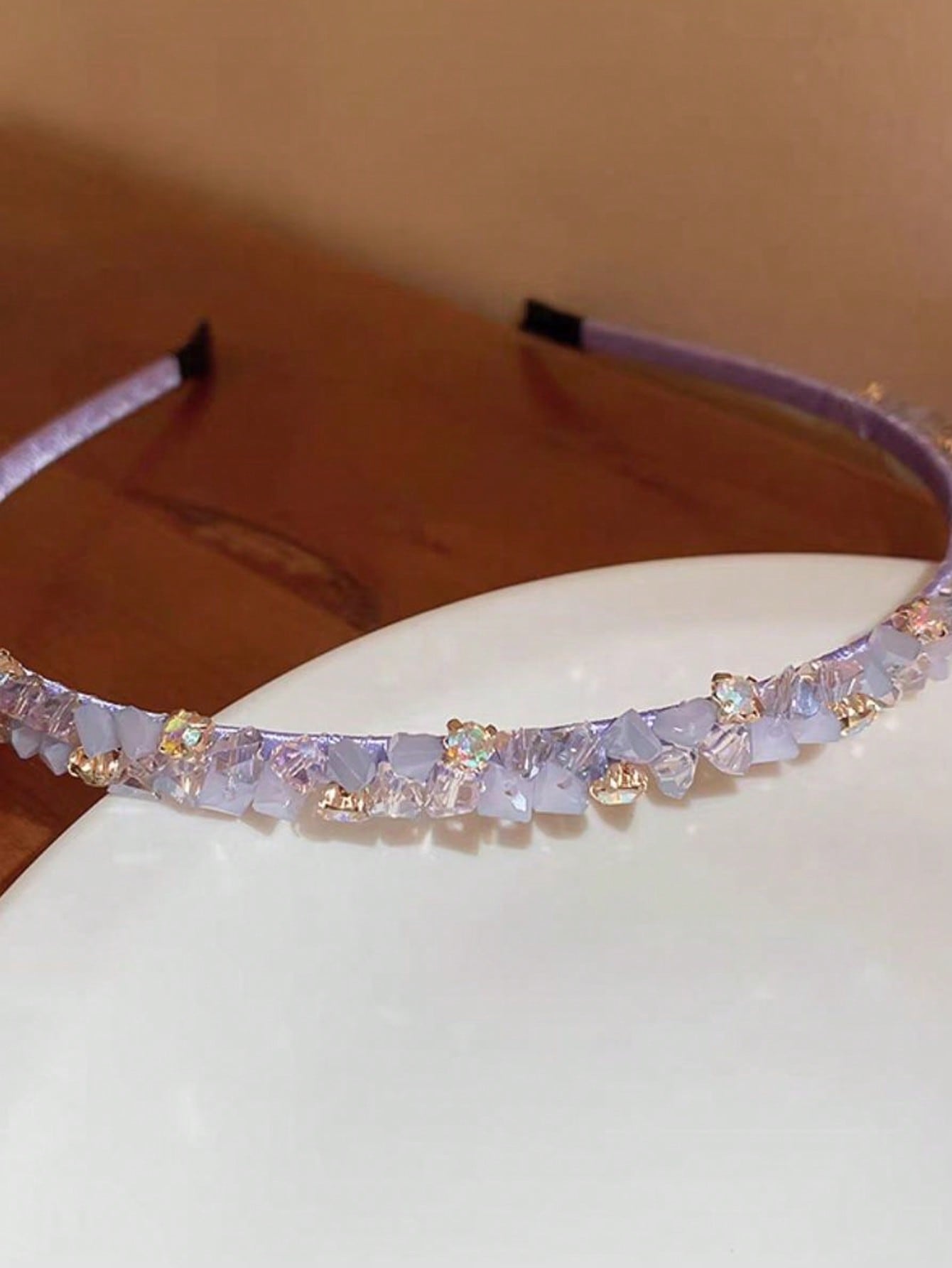 تاج ملكي للحياة اليومية 1قطعة شريط رأس أنيق بتصميم حجر راين وخرز باللون البنفسجي للنساء