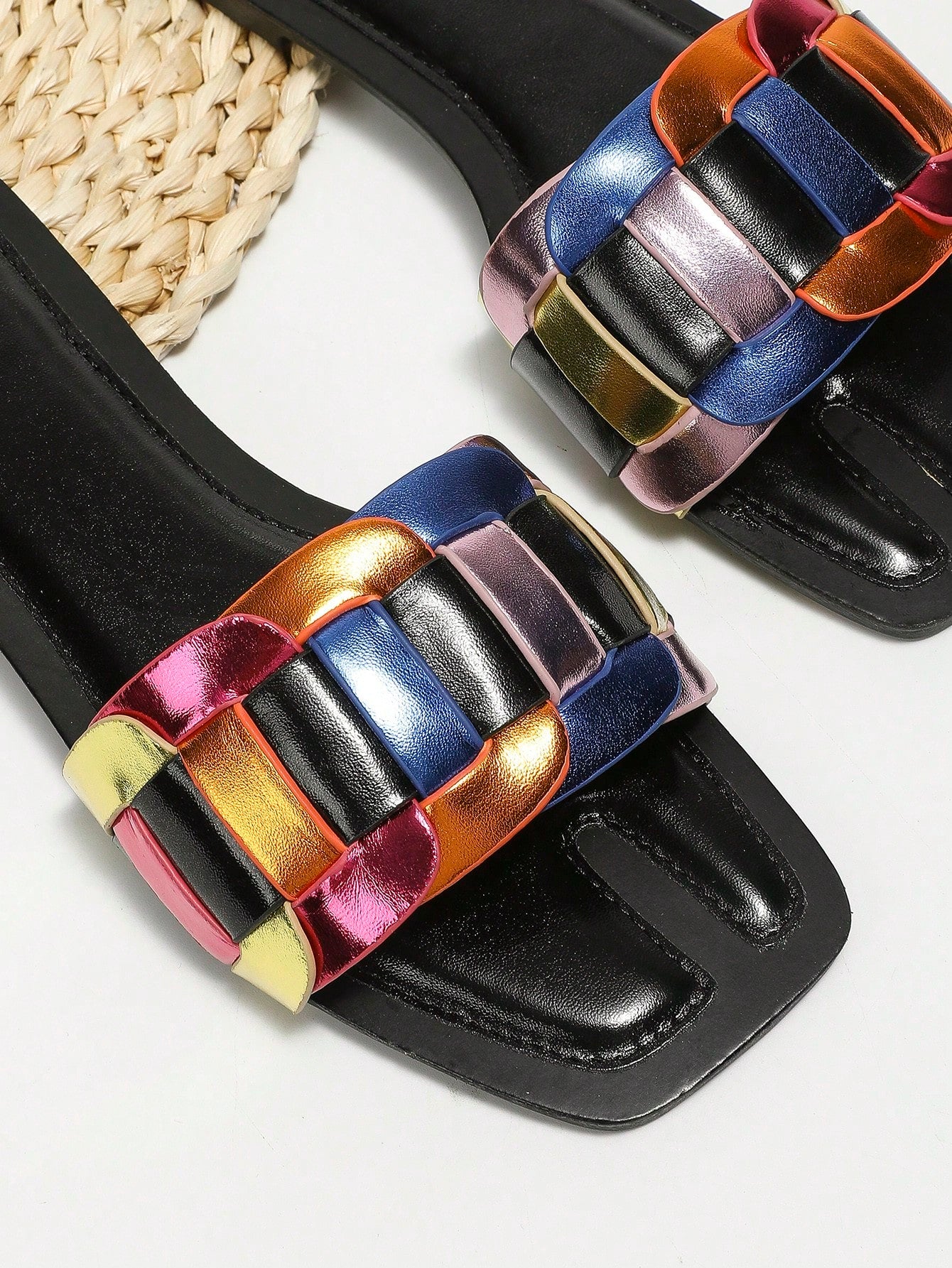 صنادل مسطحة نسائية