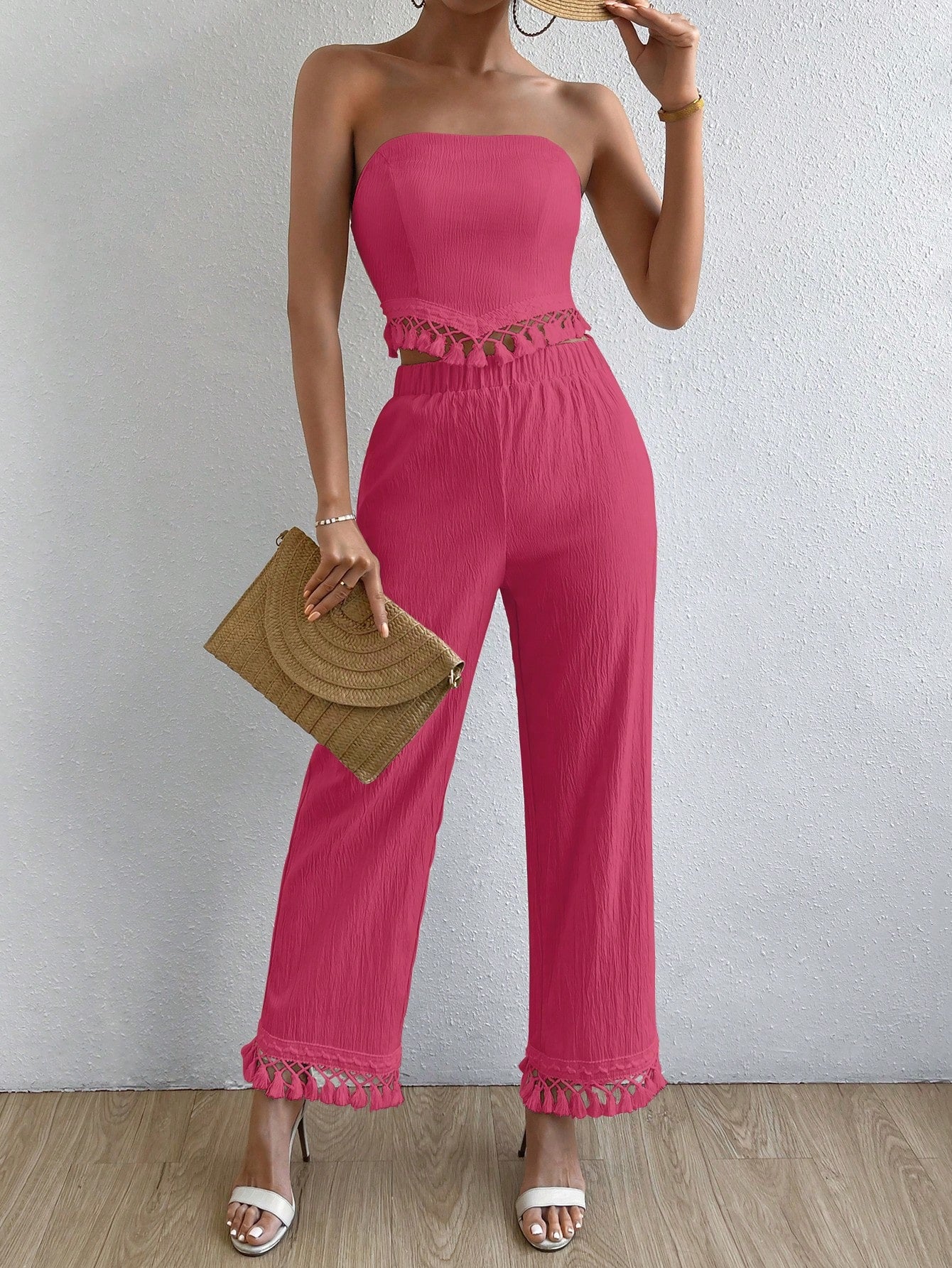 أطقم قطعتين نسائية