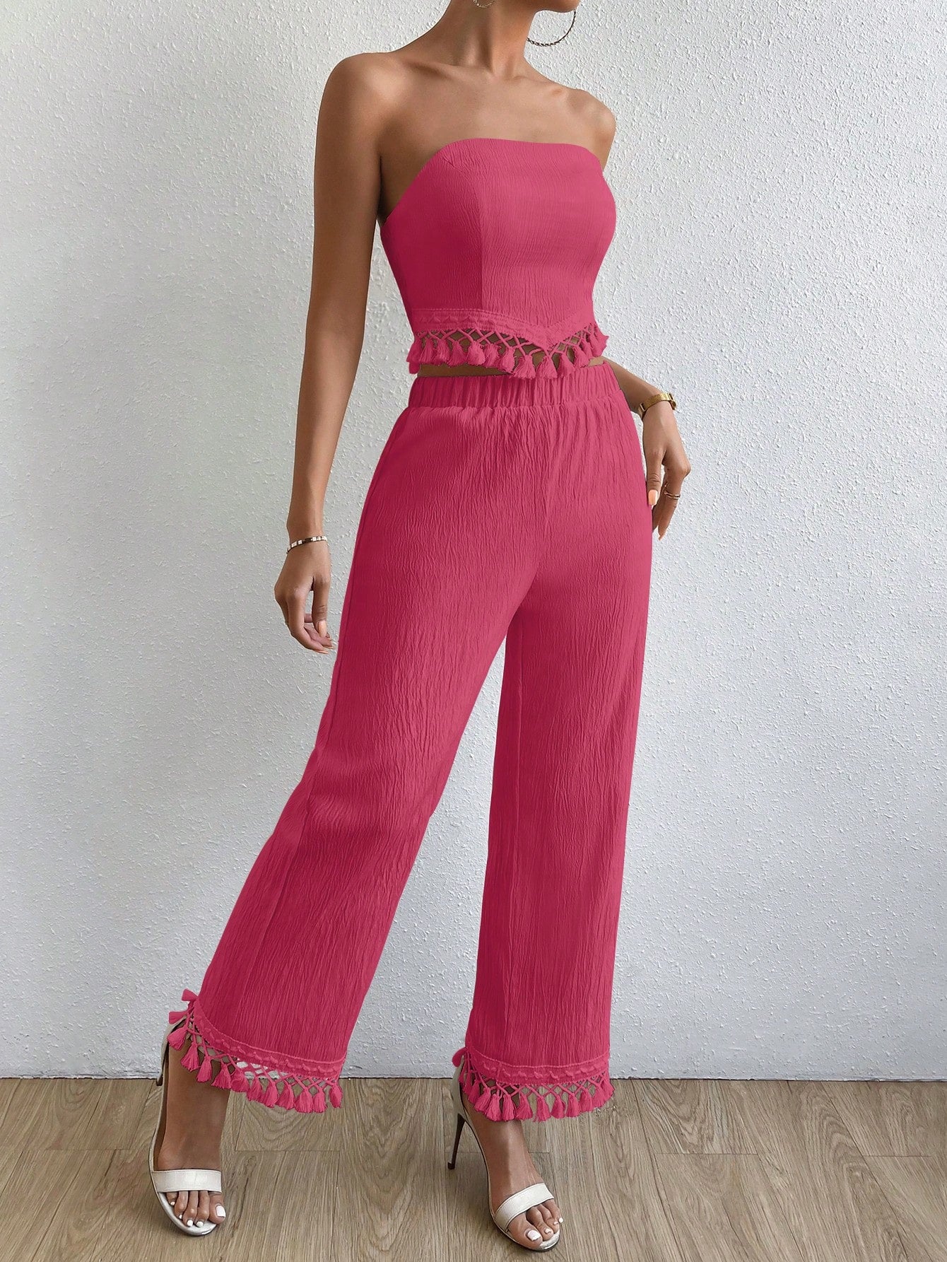 أطقم قطعتين نسائية