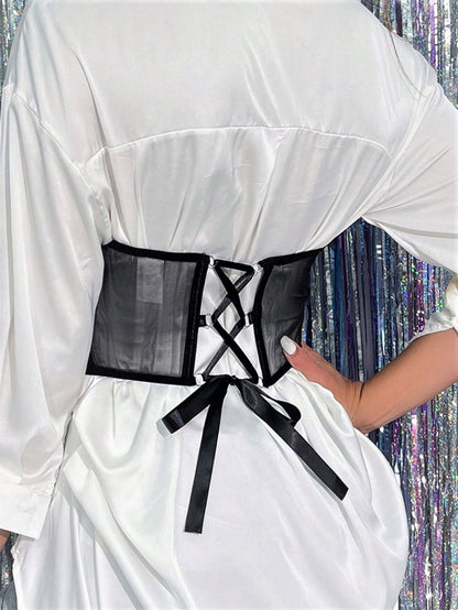 حزام خصر متصل بسلسلة شريط شبكي بدون بلوزة