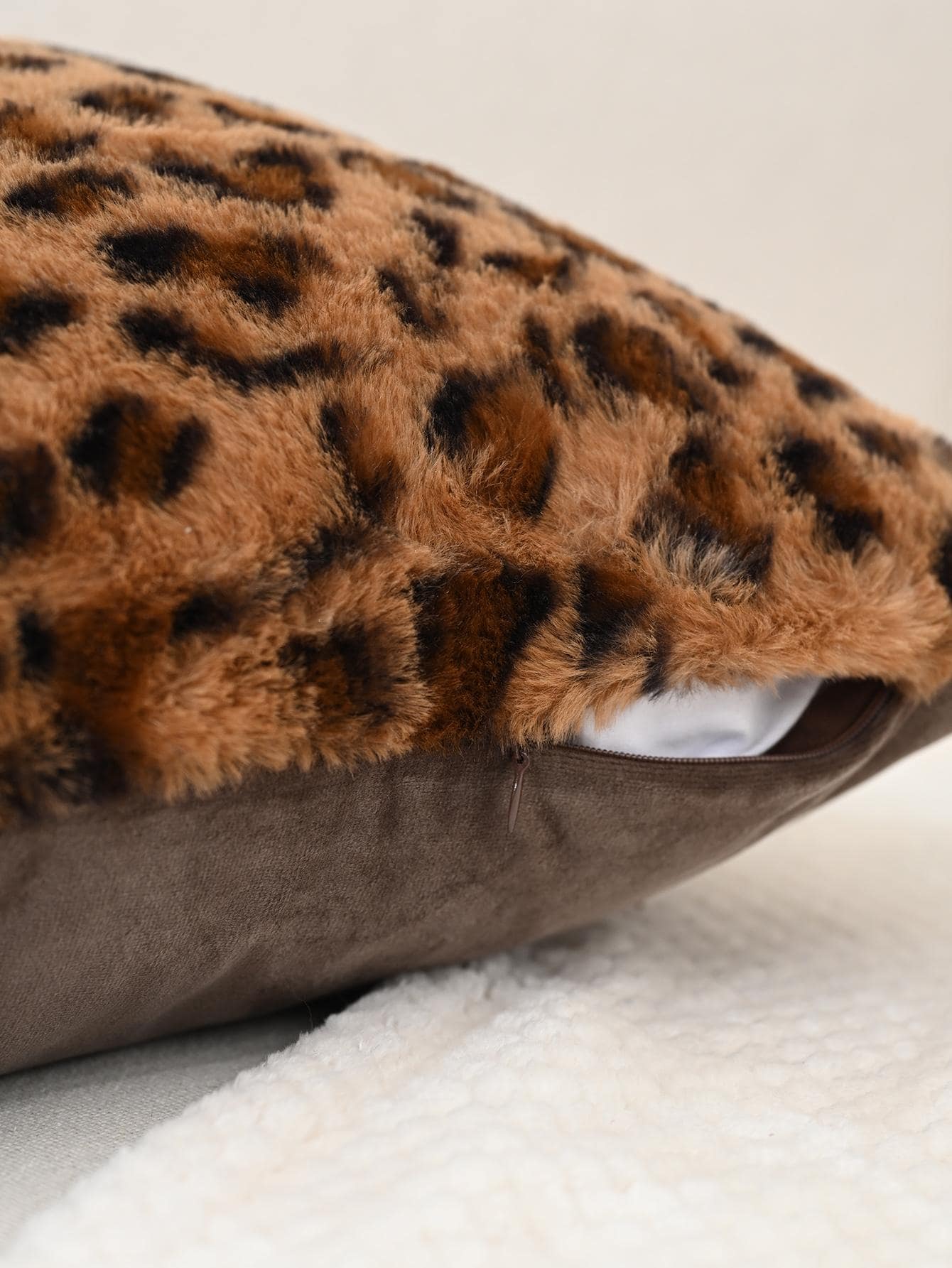 غطاء وسادة ناعم بطبعة فهد لحيوان واحد