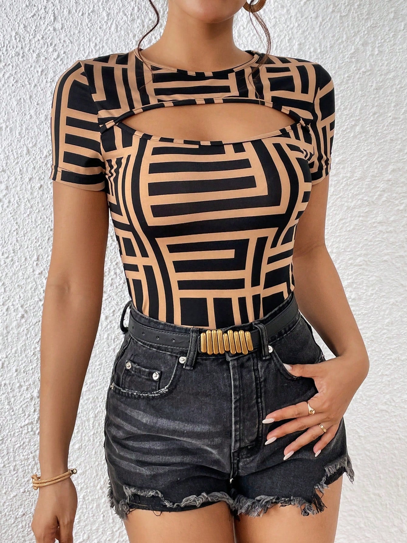 تي شيرت نسائية