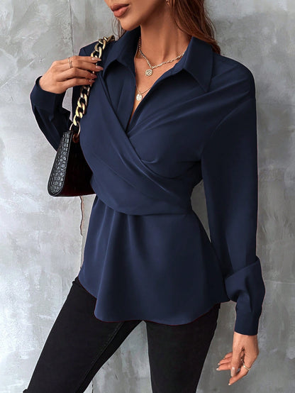 بلوزة موحدة اللون ملتف متقاطع بربطة ظهر