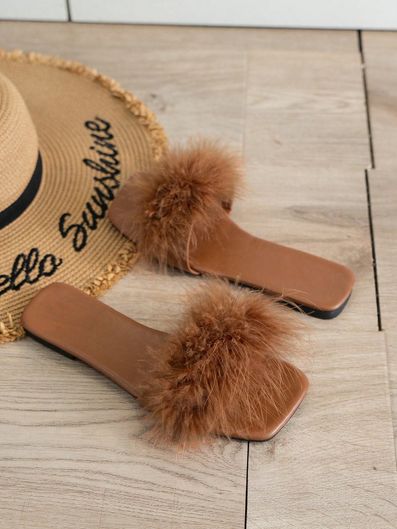 صندل نسائي مسطح منفوش ديكور ، صنادل براقة باللون البني