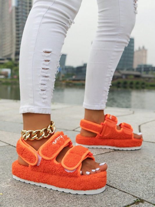 صنادل مسطح بطباعة أحرف لاصق سحري حزام موضة الصيف نساء