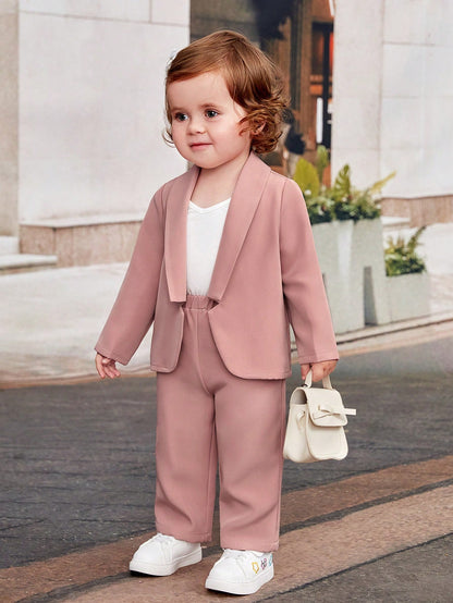 أطقم للأطفال البنات