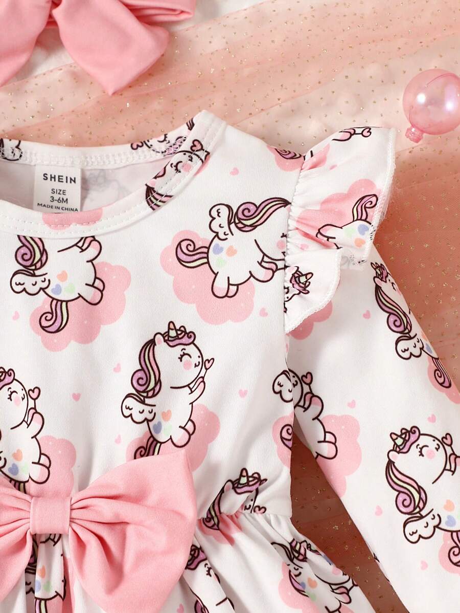 فستان أمامي للطفلة بطبعة قوس وزينة بالكشكشة وقوس أمامي بشكل الحصان السحري