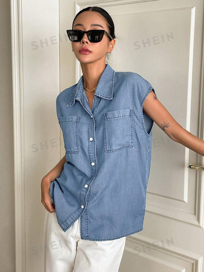 بلوزة جينز بأكمام الخفاش ذات الجيب المزدوجة وأزرار من الأمام