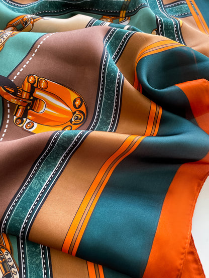 شال مطبوع بتصميم السلسلة البوهيمي لامعة , مناسب للخروج و إضفاء مظهر جذاب