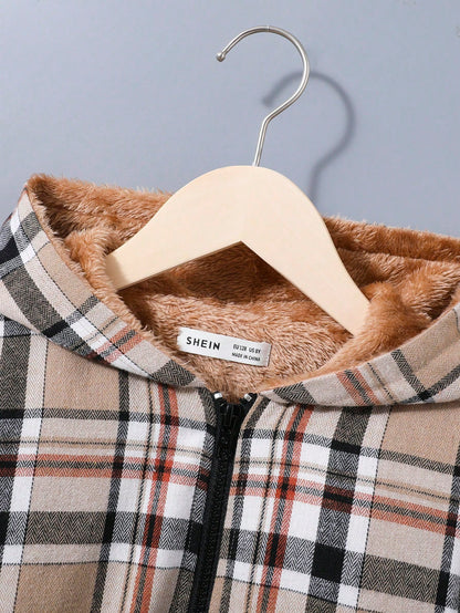 جاكيتات فتى صغير