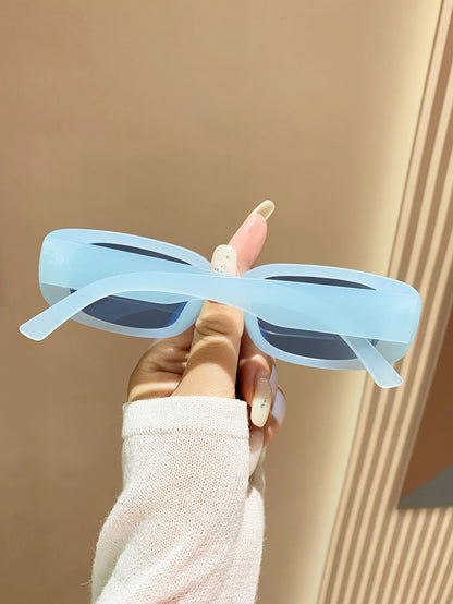 زوج نظارات بإطار بلاستيكي مربع صيفي رياضي موضة للنساء كإكسسوارات شاطئية