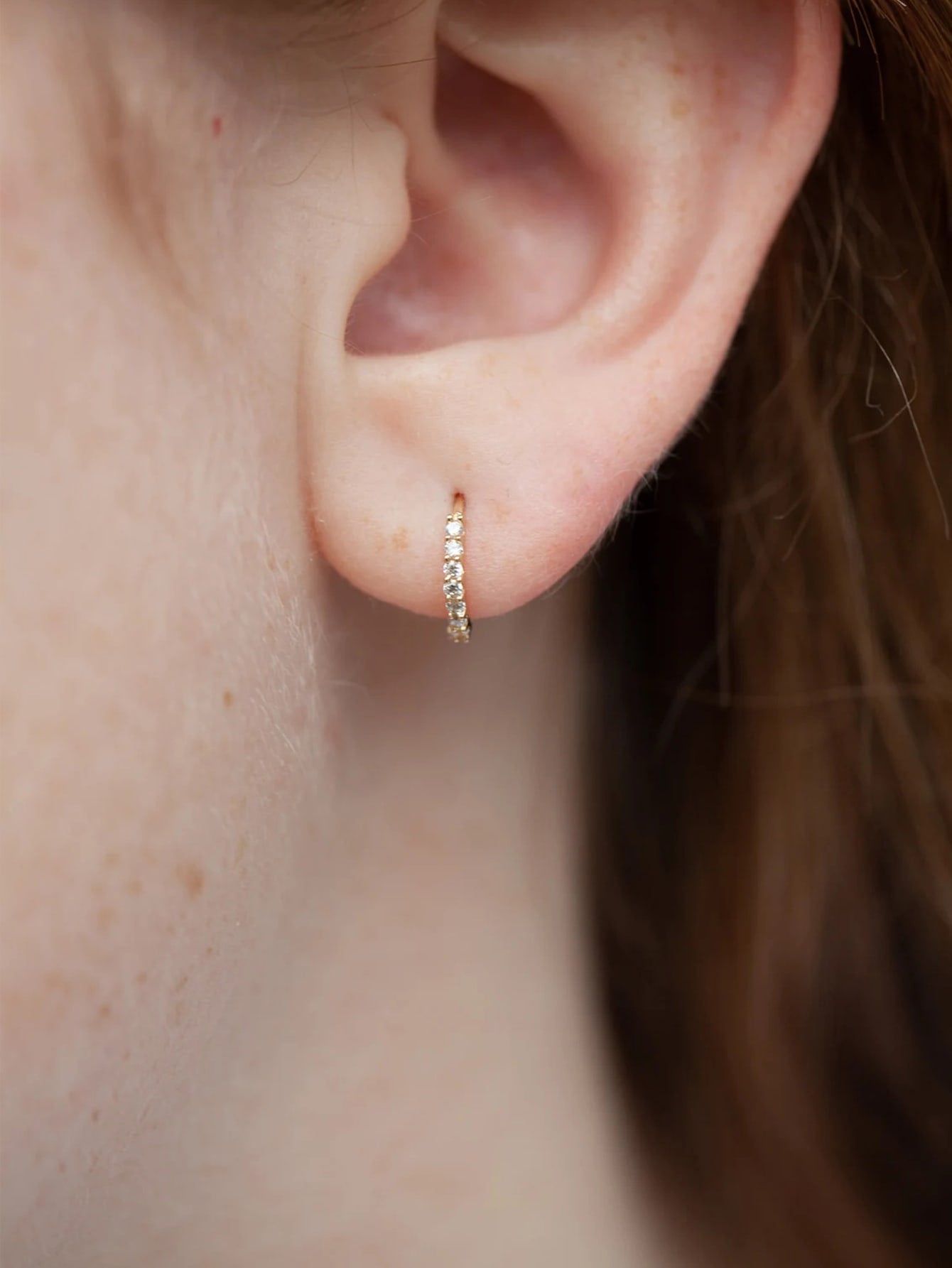 حلق الأنف الزهري المربع الزخرفي المذهب