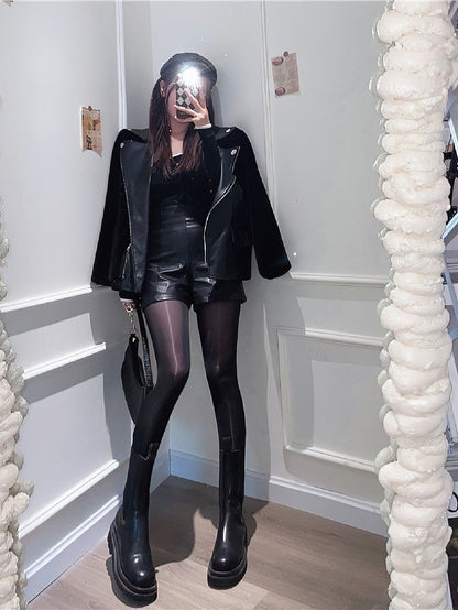 الجوارب الرقيقة بلون واحد مناسبة للارتداء اليومي للنساء