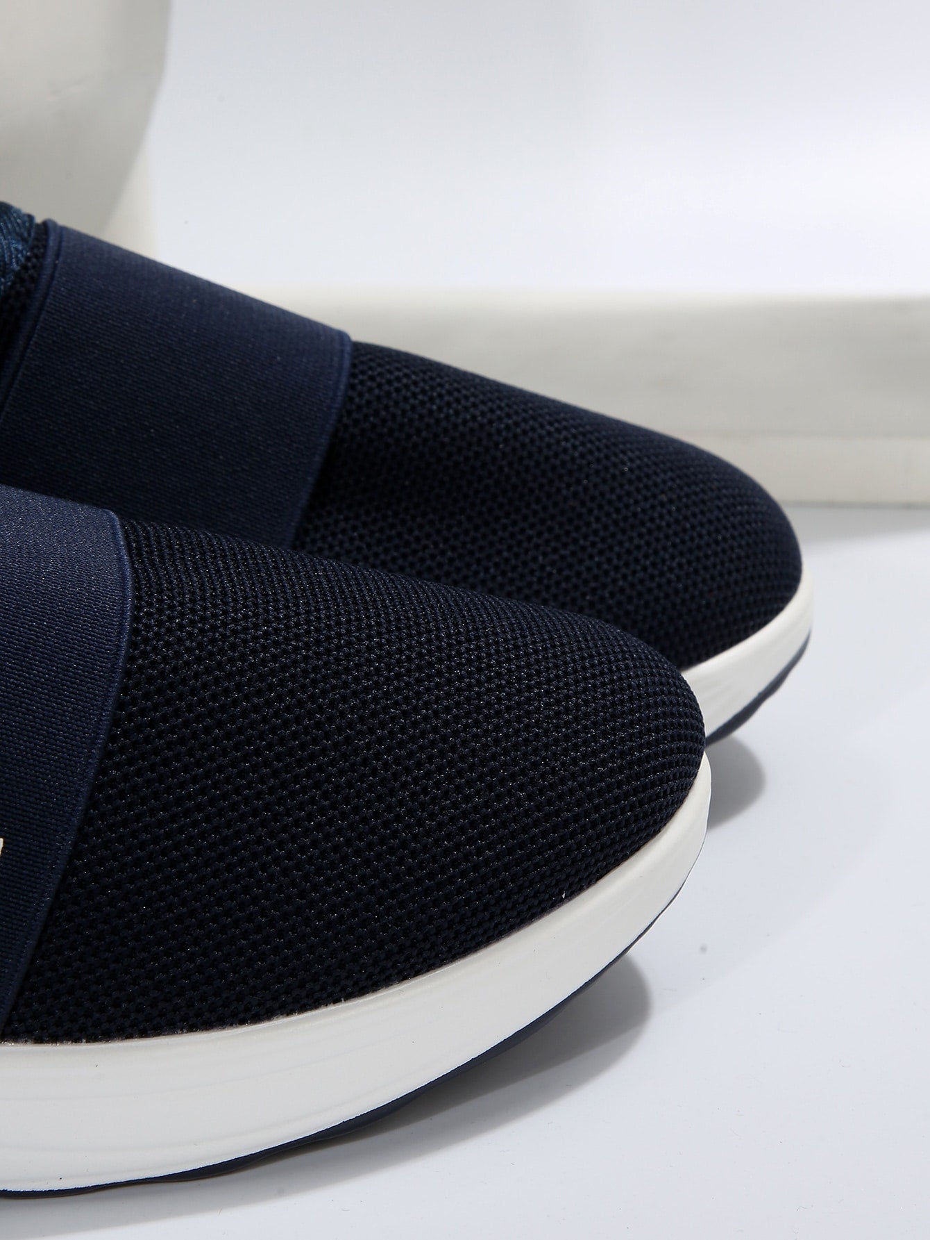 صنادل منزلية نسائية عصرية ومريحة