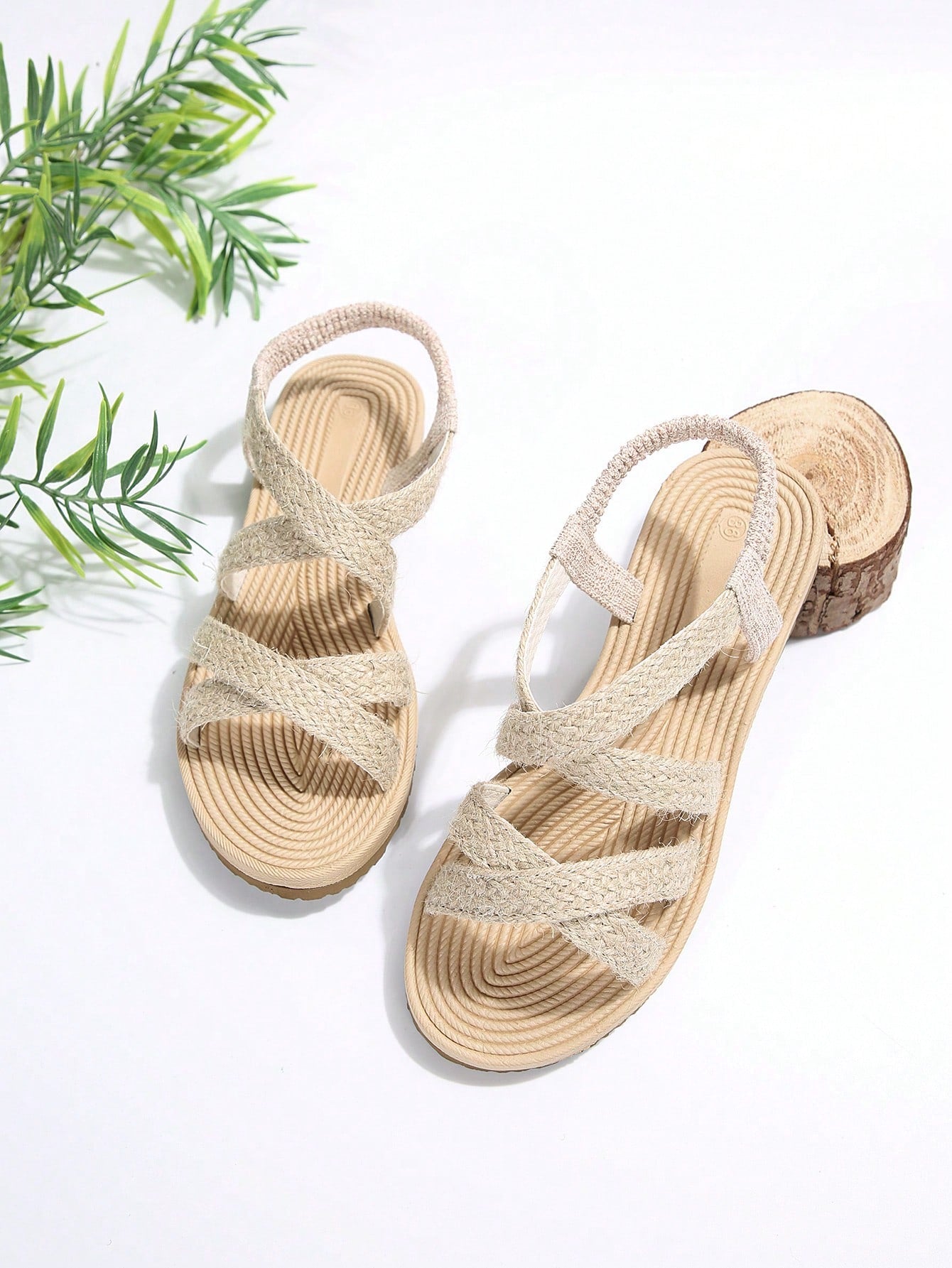 صنادل مسطحة نسائية