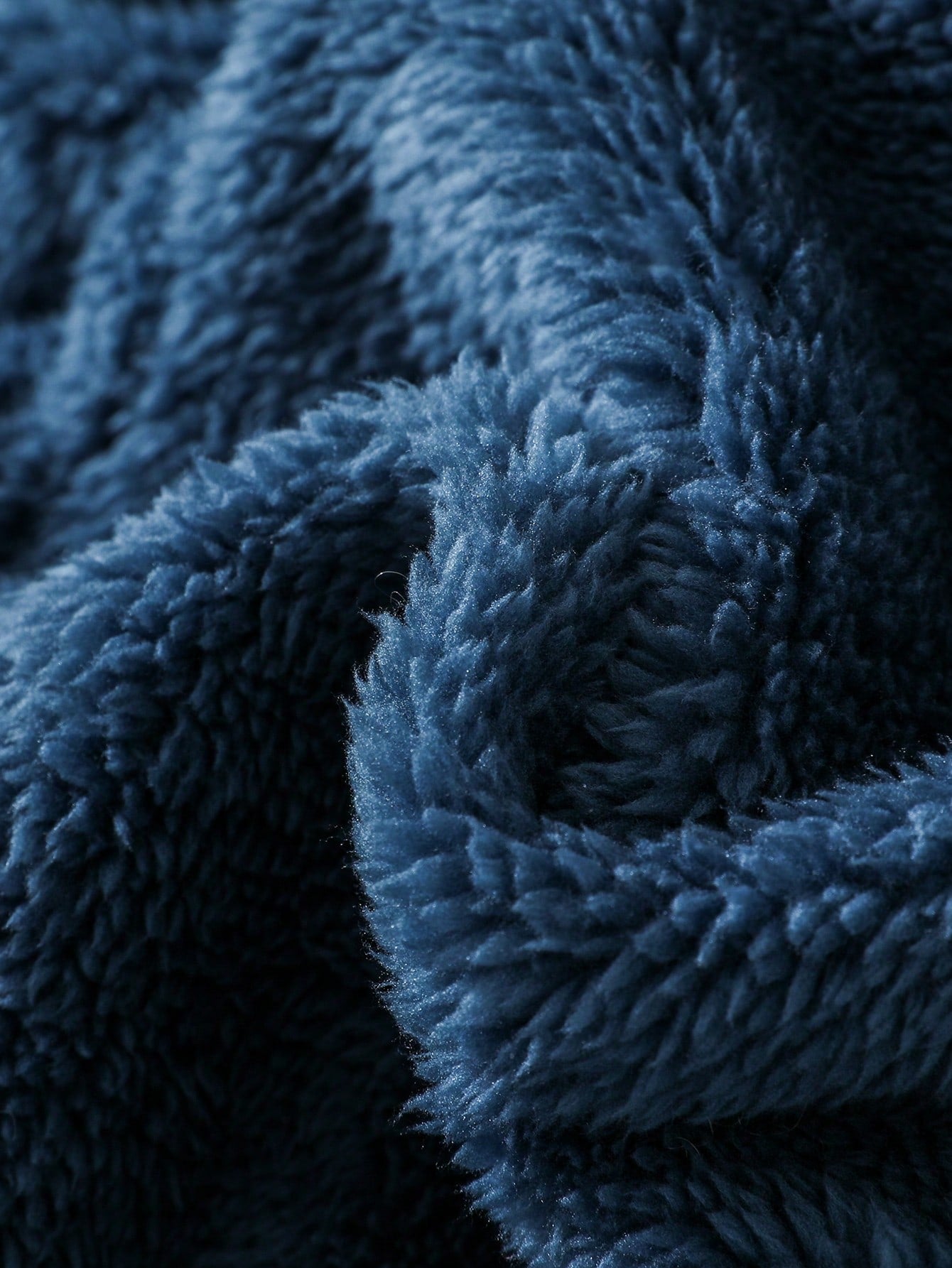 طقم عصري مكون من قطعتين للأولاد الصغار