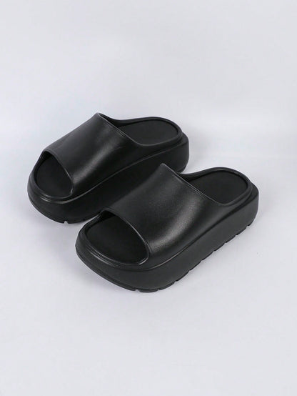 النعال السميكة المريحة