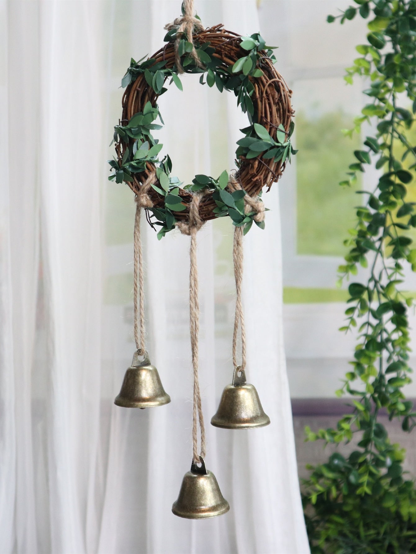 زينة زخرفية معلقة