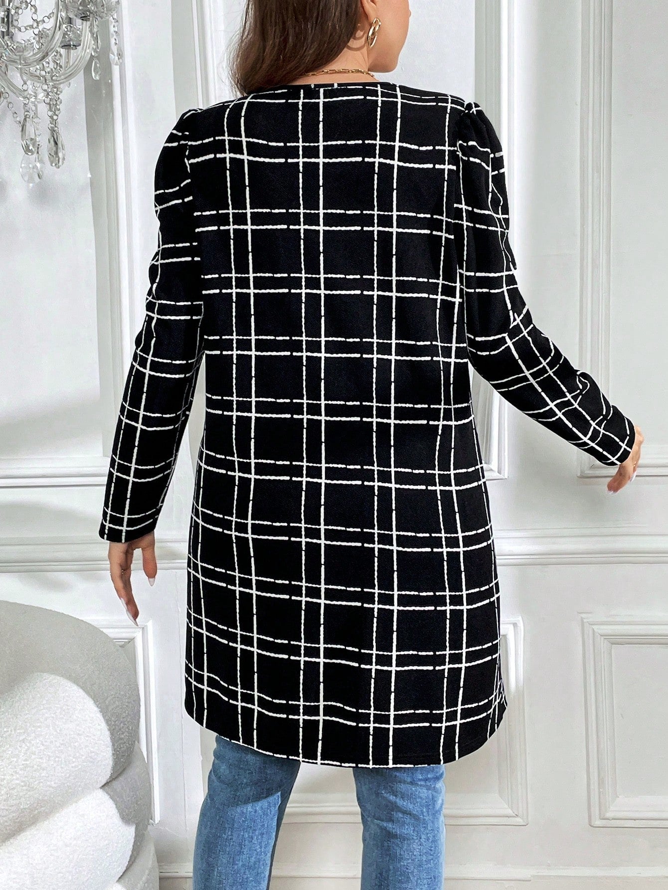 معطف طباعة مربع النقش مفتوح امامي مقاس كبير