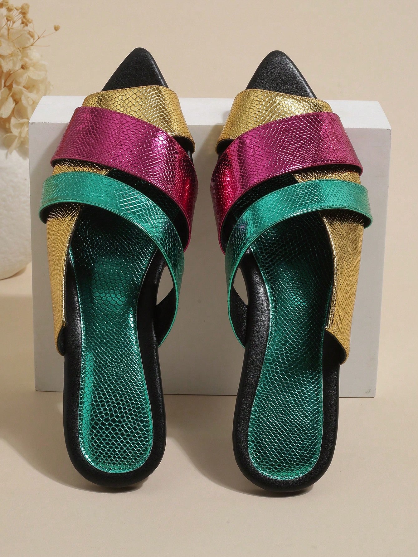 صنادل مسطحة نسائية