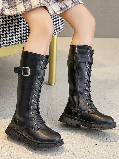 جزمة برقبة طويلة أطفال قطع عالية مع بديكور مشبك و امامي ربط الحذاء الى ولد