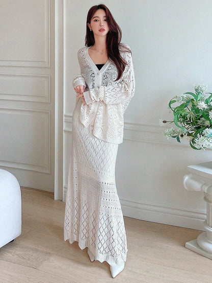 كارديجن محبوك بنقشة النقاط الصلبة وتنورة محبوكة