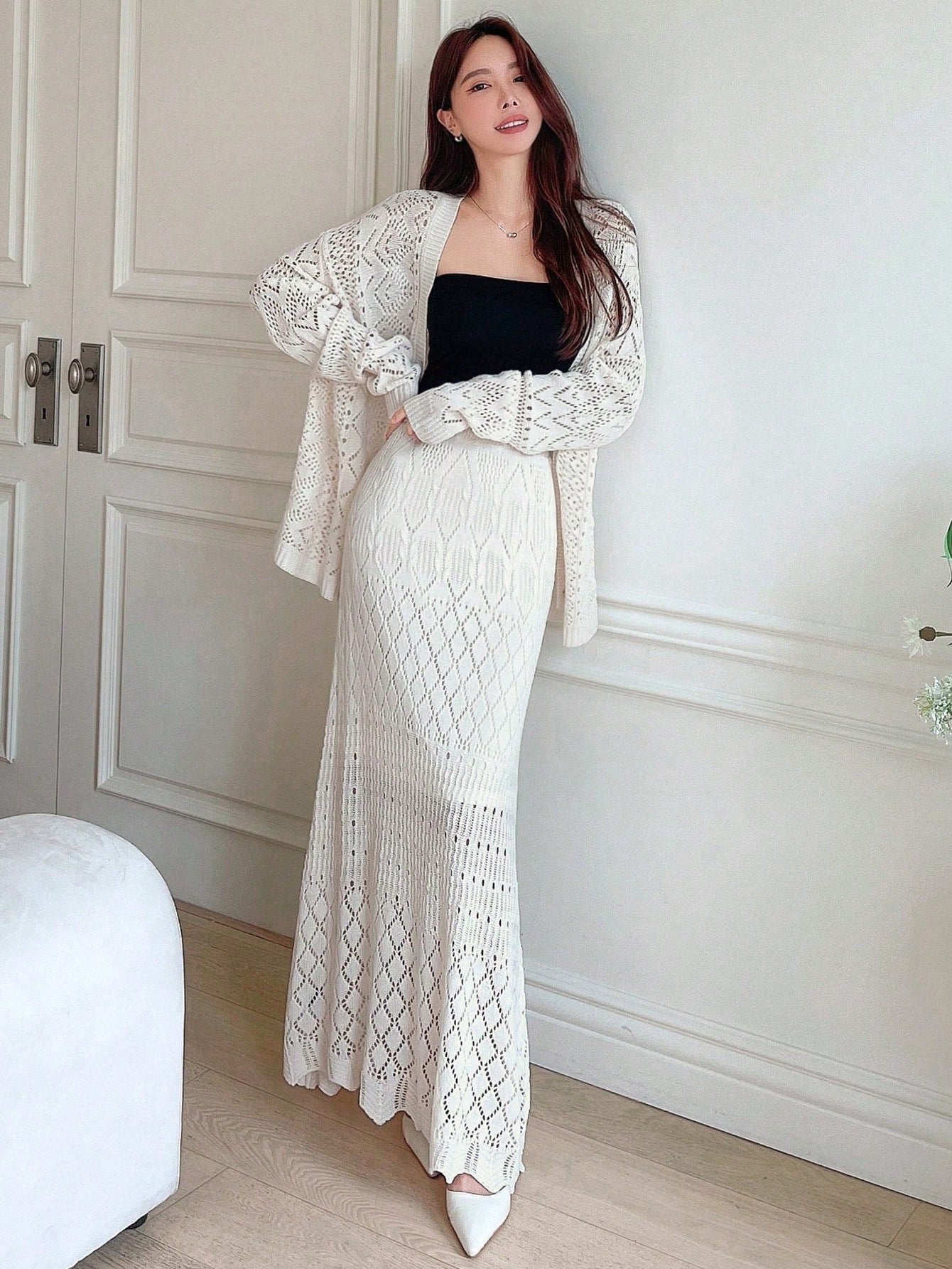 كارديجن محبوك بنقشة النقاط الصلبة وتنورة محبوكة