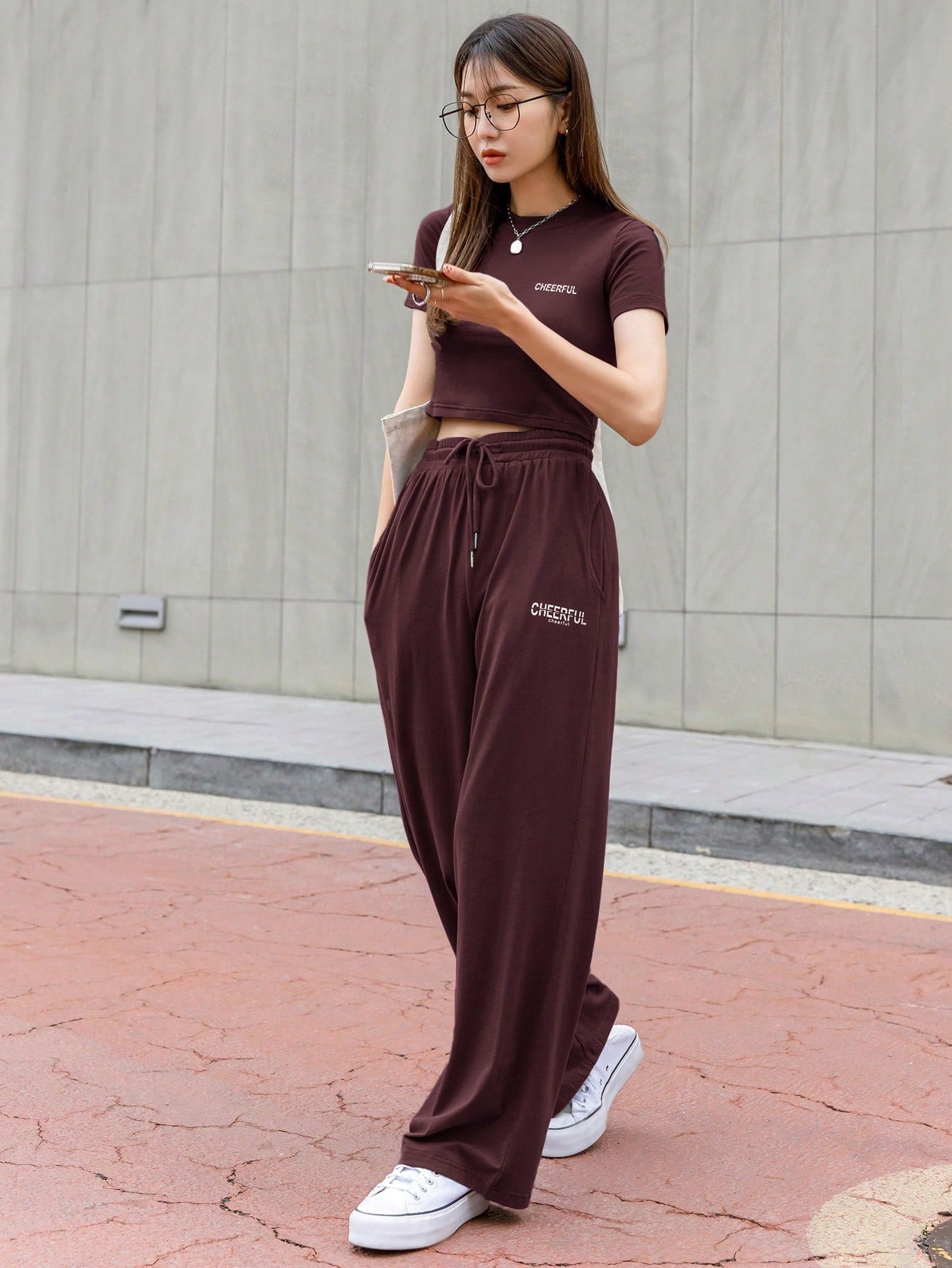 أطقم قطعتين نسائية