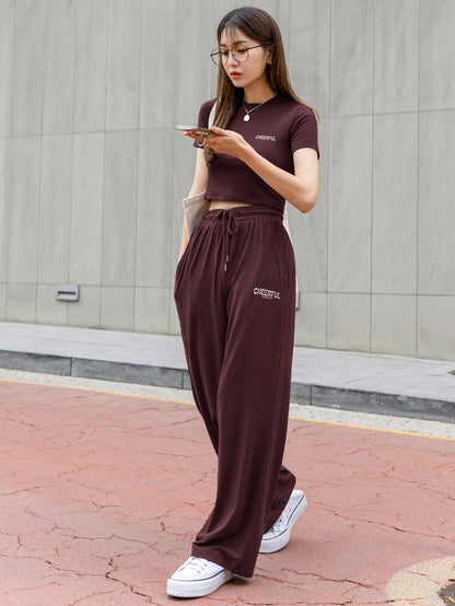 أطقم قطعتين نسائية