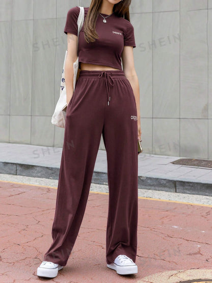 أطقم قطعتين نسائية