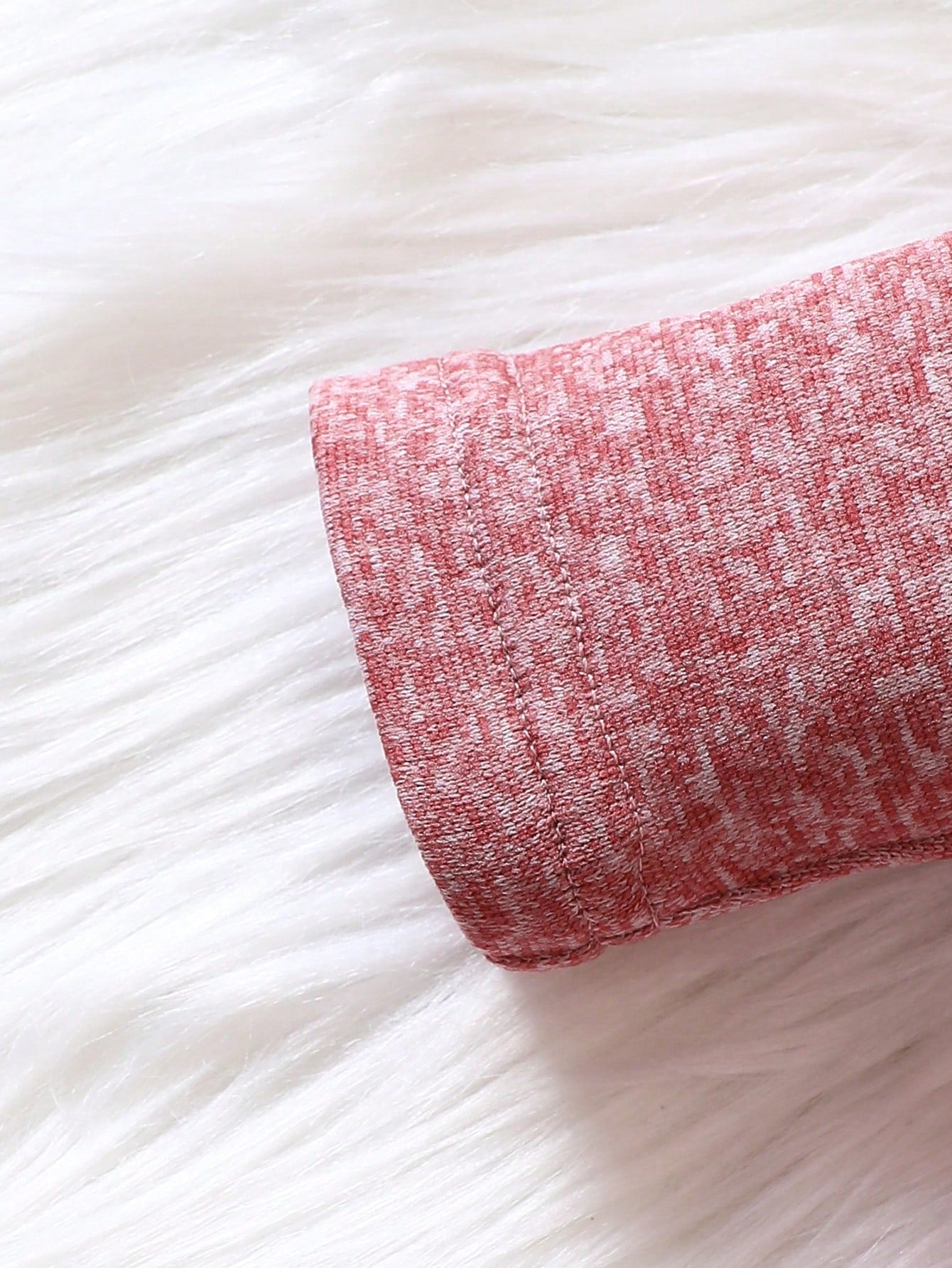 تي شيرت مقلم بكشكش عنق عالي عقدة الفراشة أمامية