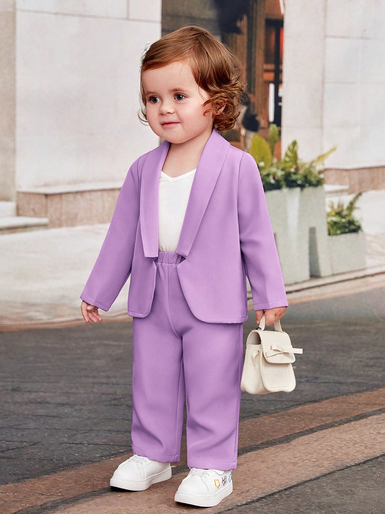 أطقم للأطفال البنات