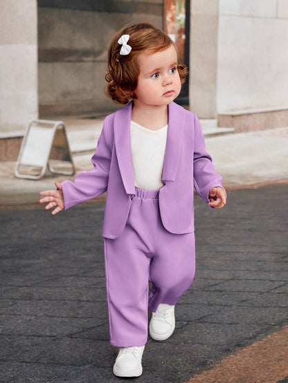 أطقم للأطفال البنات