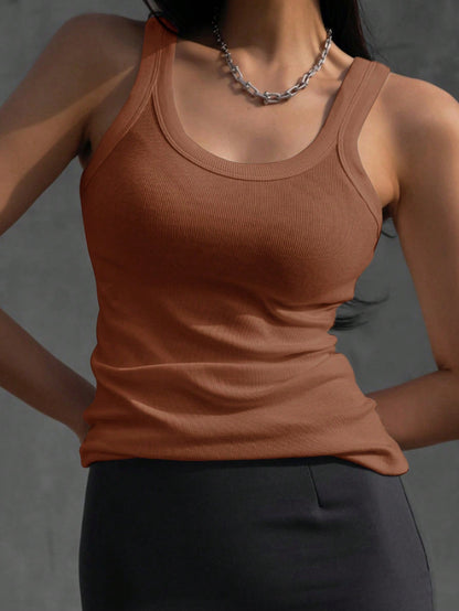 لباس علوي تانك موحدة اللون محبوك مضلع