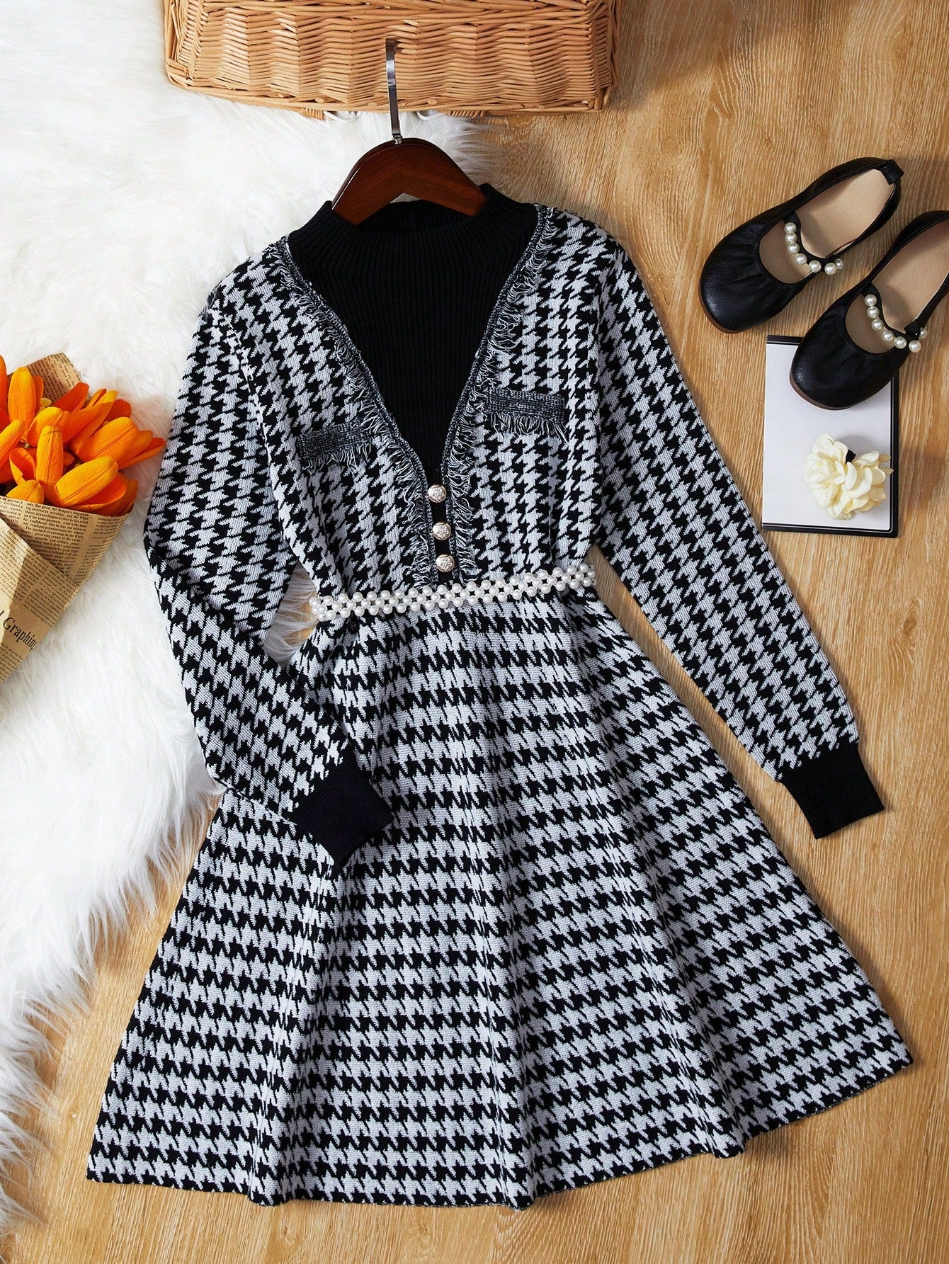 فستان نمط مسنن بتفاصيل رفرف بدون حزام بنت طفل