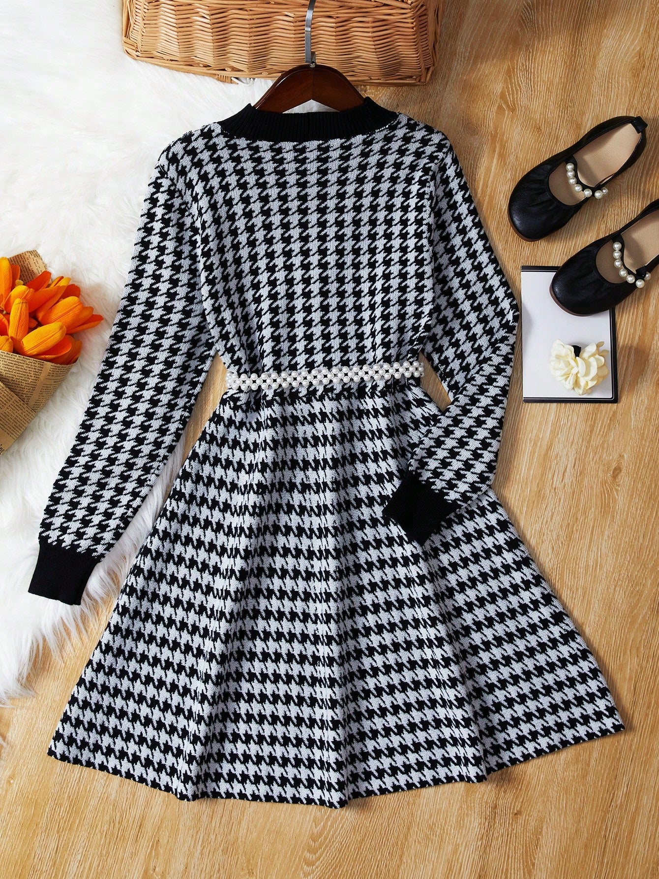 فستان نمط مسنن بتفاصيل رفرف بدون حزام بنت طفل