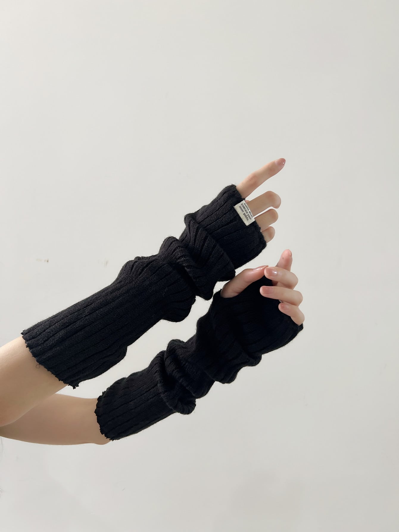 قفازات من الصوف طباعة شعار عصري بدون أصابع للنساء ، كم ذراع دافئ للوقاية من أشعة الشمس