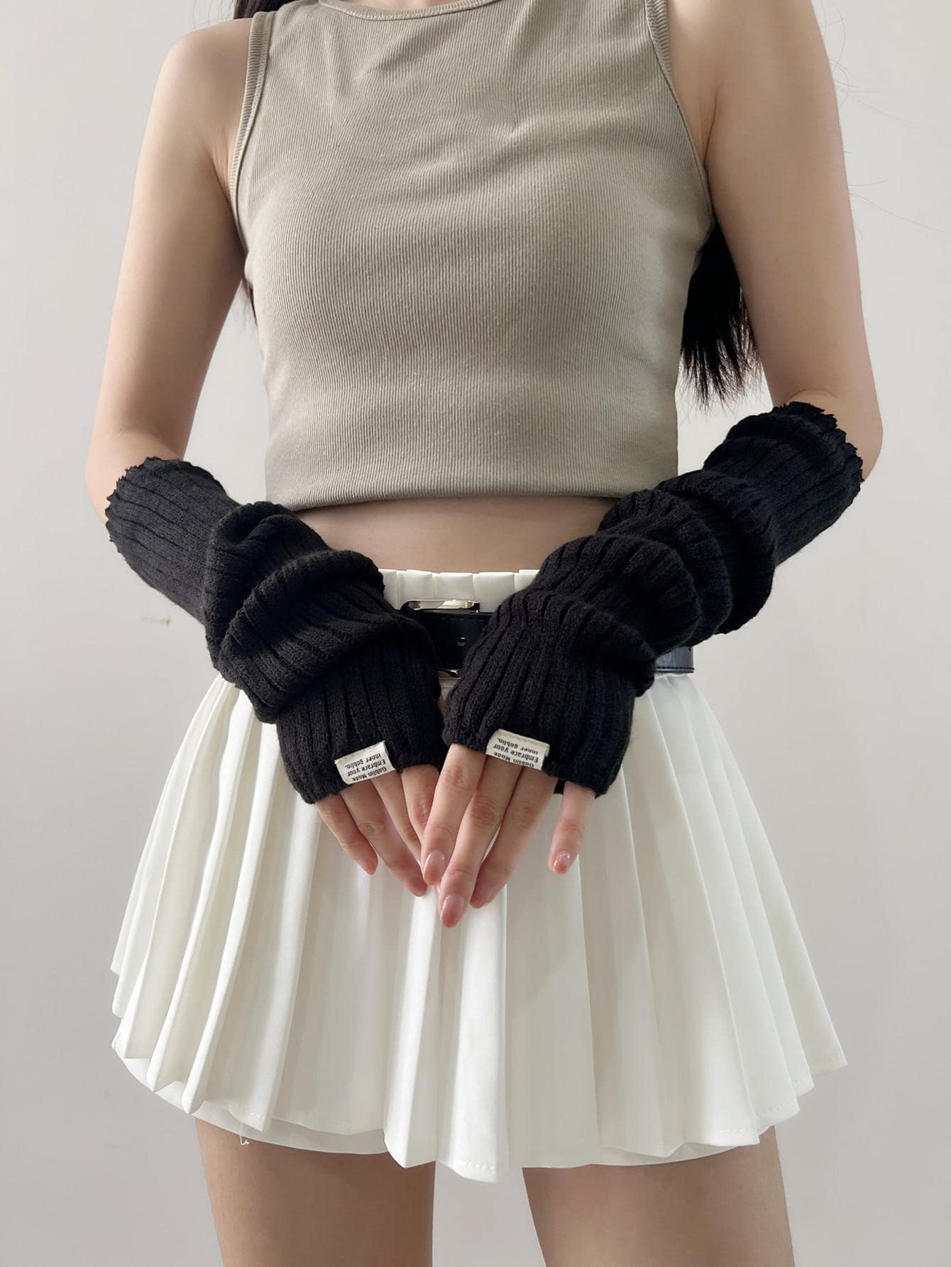 قفازات من الصوف طباعة شعار عصري بدون أصابع للنساء ، كم ذراع دافئ للوقاية من أشعة الشمس