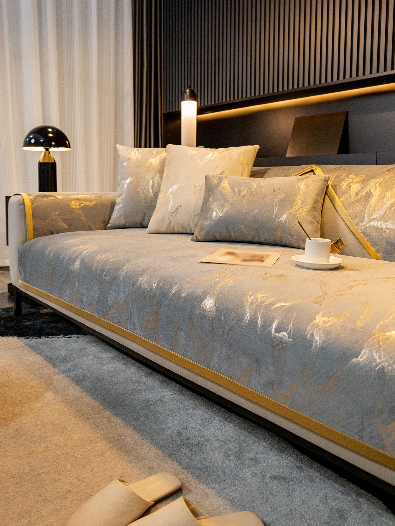 قطعة طقم غطاء أريكة جاكار بحافة ذهبية