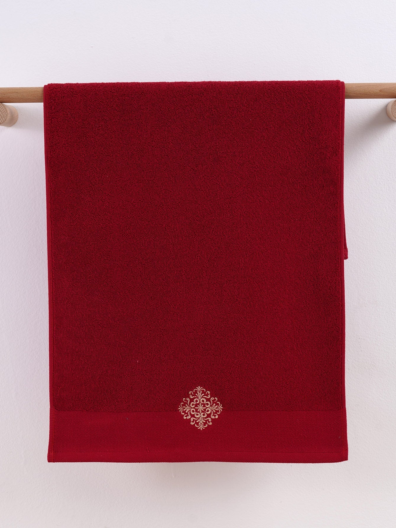 منشفة حمام مطرزة من القطن بتصميم أوروبي، عالية الامتصاص وناعمة وبسيطة ومتوفرة بأحجام مختلفة، يرجى اختيار المقاس المناسب لك