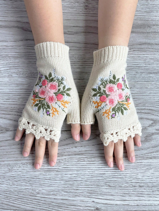 قفازات حريمي من أسلوب الفينتج اليدوي محبوكة بطرف من الكروشيه ومزينة بزهرة مطرزة وتغطية للأصابع ، لفصلي الخريف والشتاء